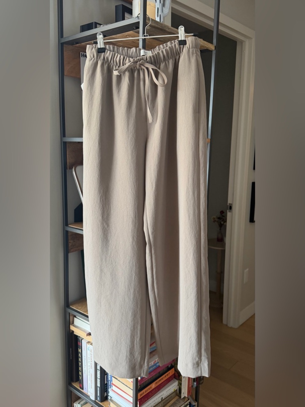Aritzia x Wilfred Pant in Nomad Taupe - Picture 3 of 3